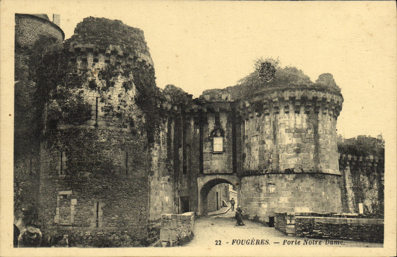 CPA Fougeres Porte Notre Dame