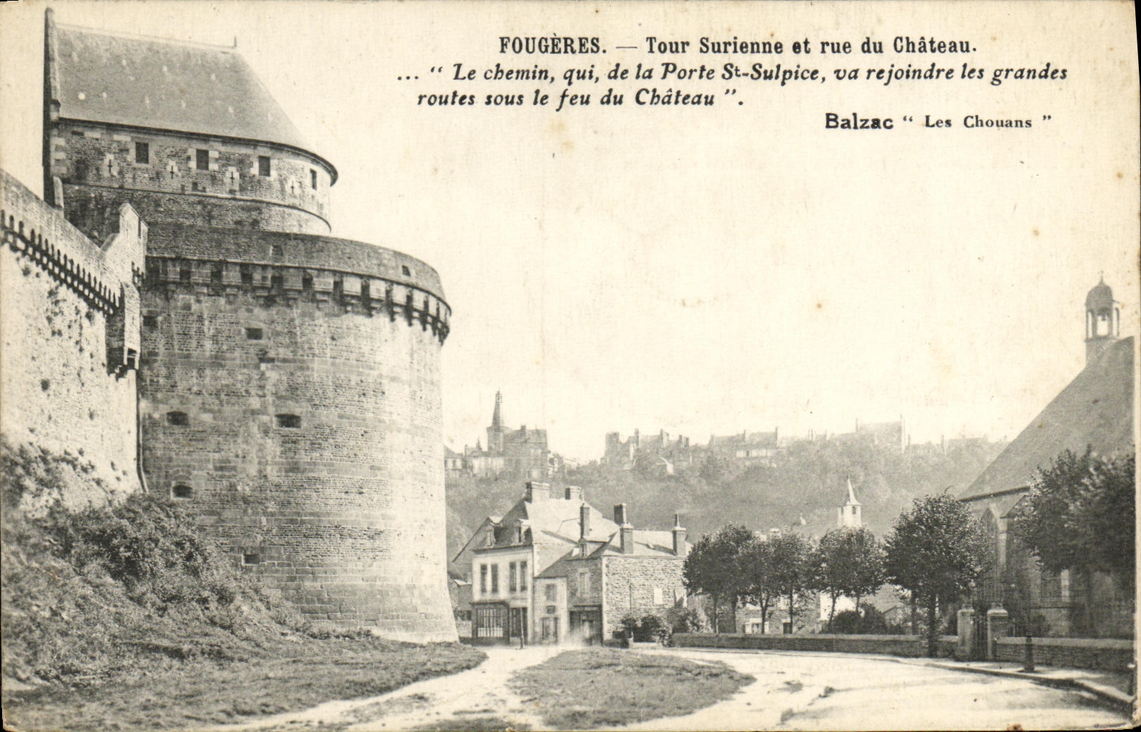 CPA Fougeres Tour Surienne et rue du Chateau