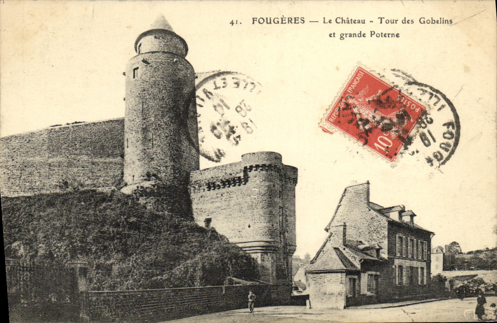 CPA Fougeres Le Chateau Tour des Gobelins et grande Poterne