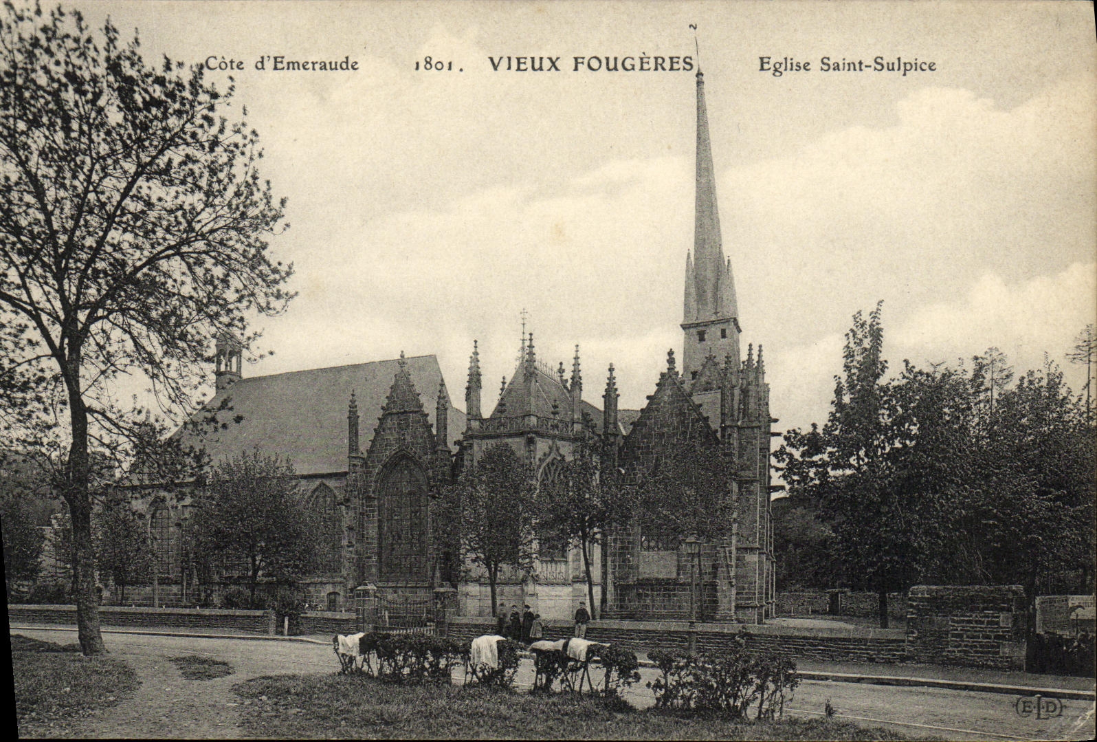 CPA Vieux Fougeres Eglise Saint Sulpice