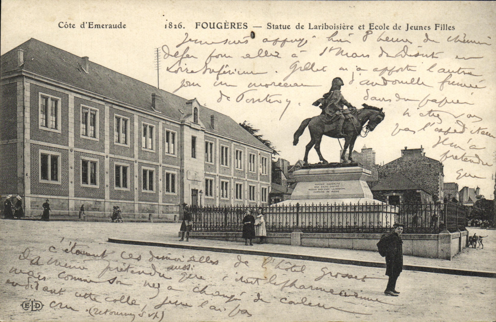 CPA Fougeres Statue de Lariboisiere et Ecole de Jeunes Filles Enfants