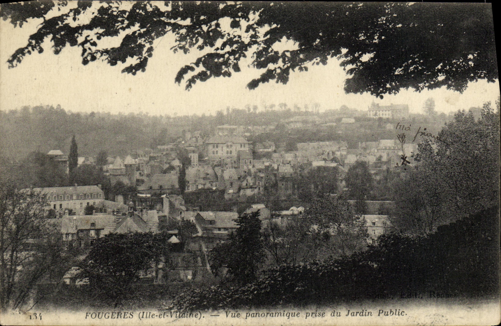 CPA Fougeres Vue panoramique prise du Jardin Public