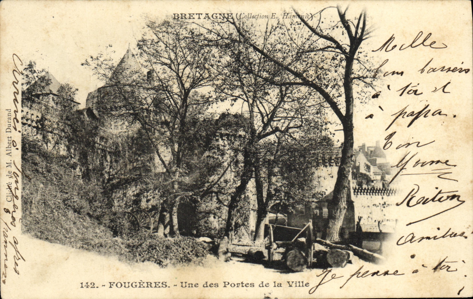 CPA Fougeres Une des Portes de la Ville