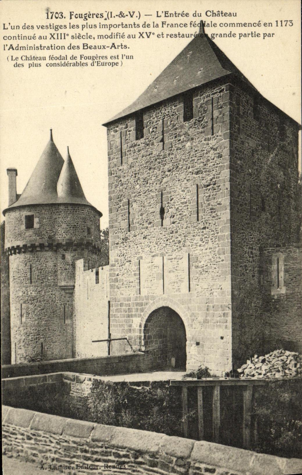 CPA Fougeres L Entree du Chateau