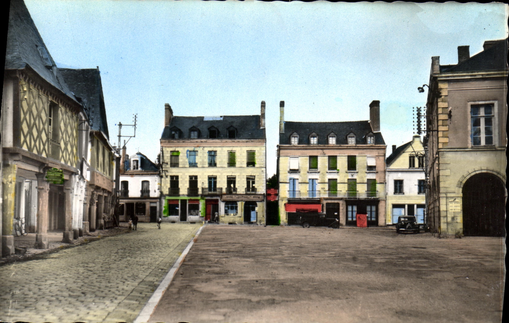 VINTAGE POSTCARD Guerche of Brittany Old Porches and Place of the Town hall