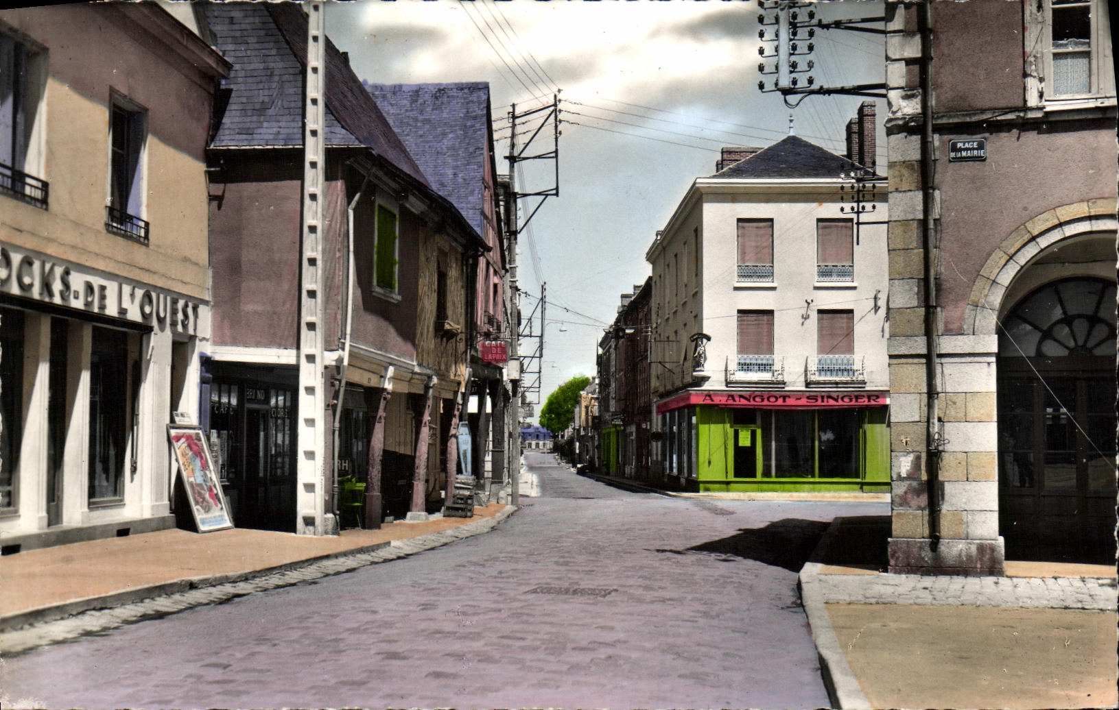 CPM La Guerche de Bretagne Les vieux Porches et Rue Dugesclin