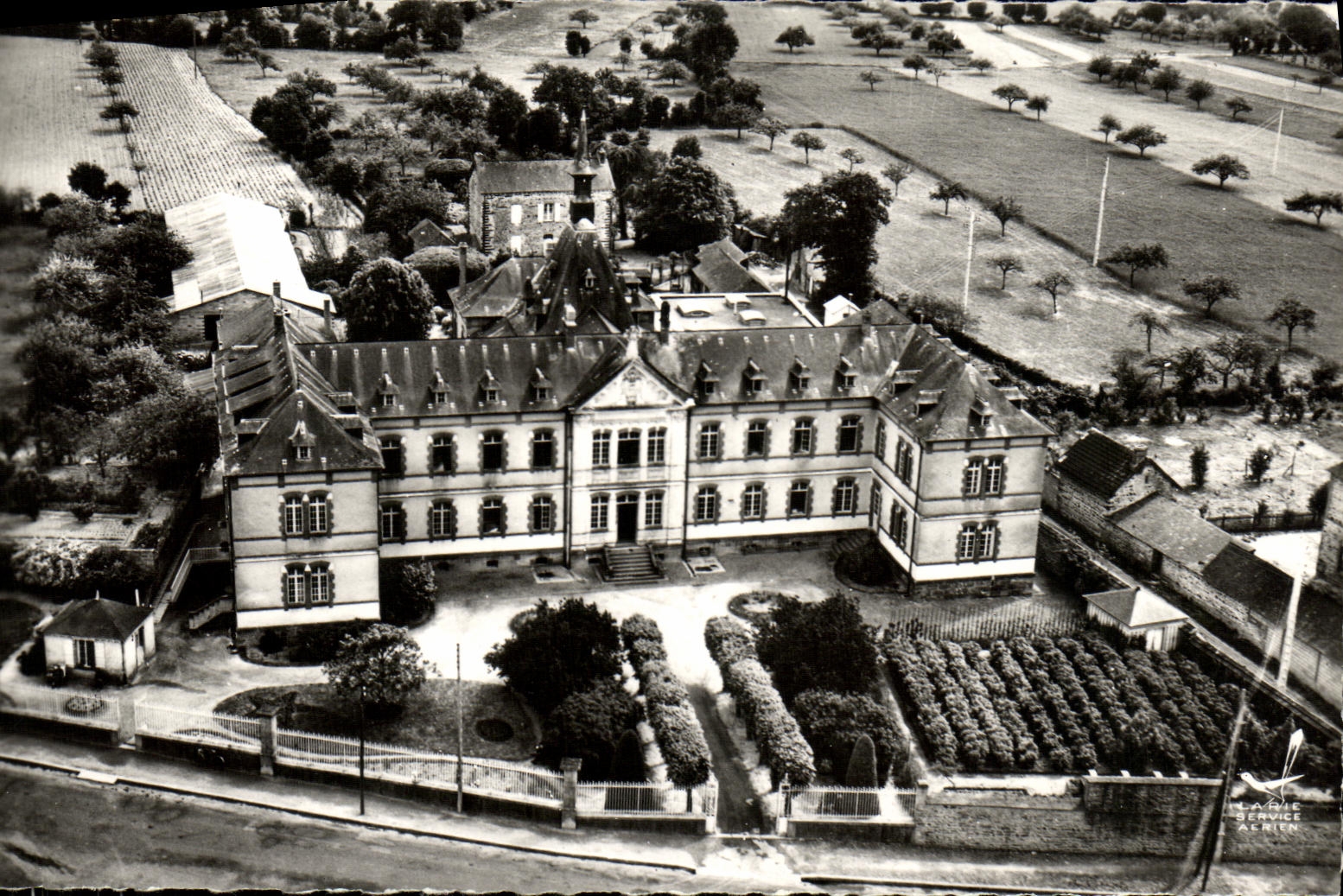 MODERN CARD Guerche of Brittany L Hospital