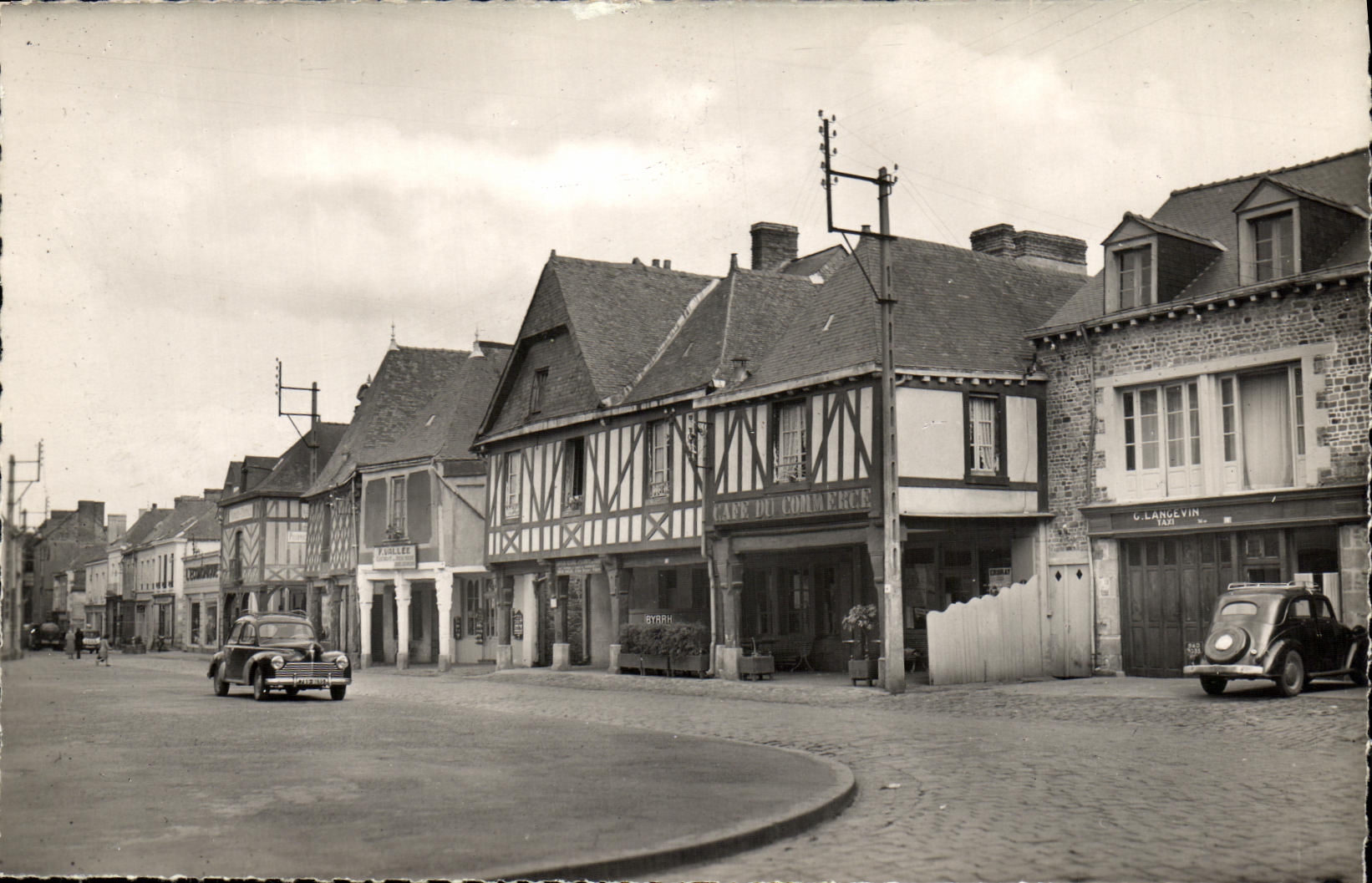 MODERN CARD Guerche of Brittany Old Porches