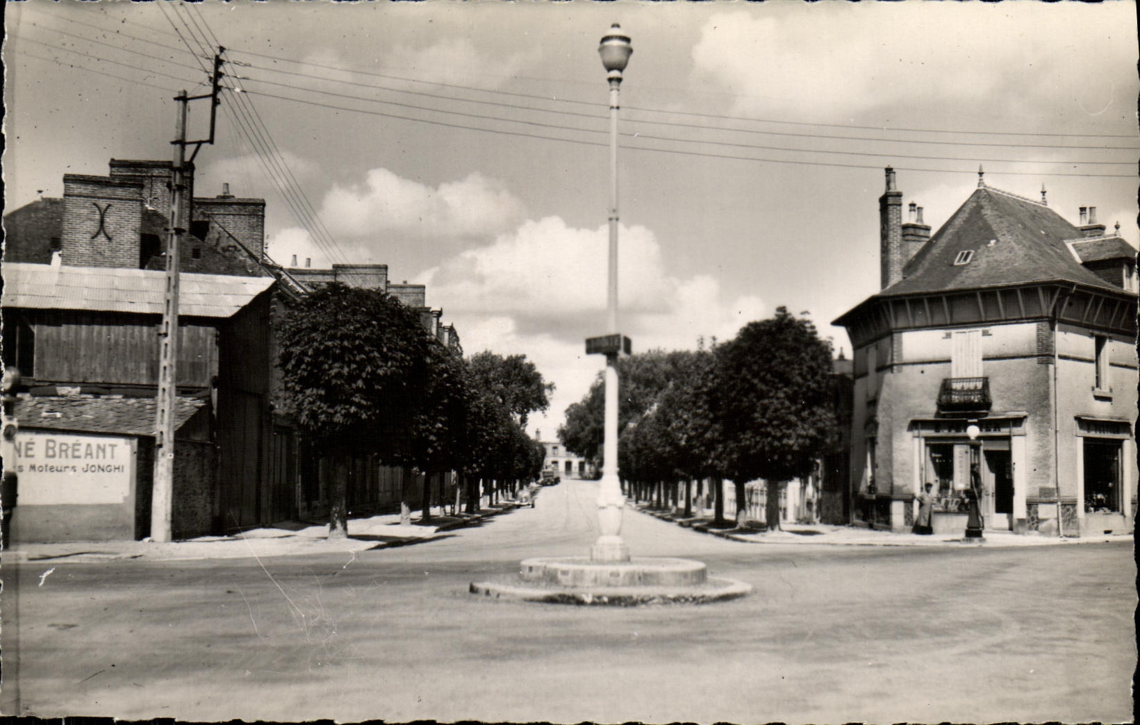 CPM La Guerche de Bretagne Avenue General Leclerc