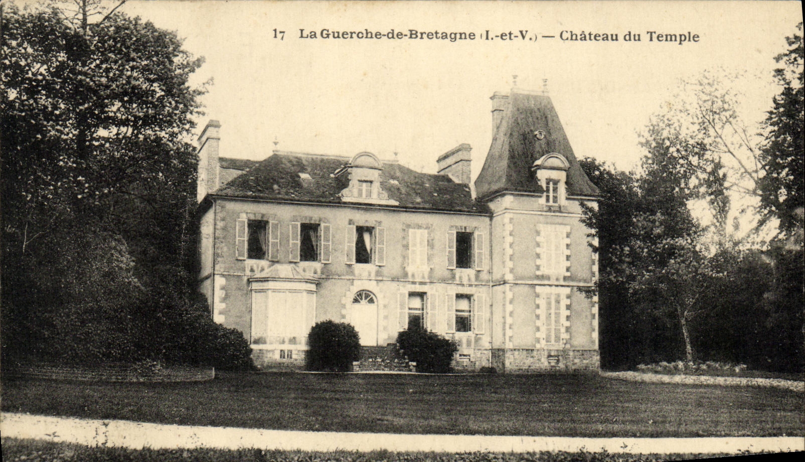 VINTAGE POSTCARD Guerche of Brittany Castle of the Temple