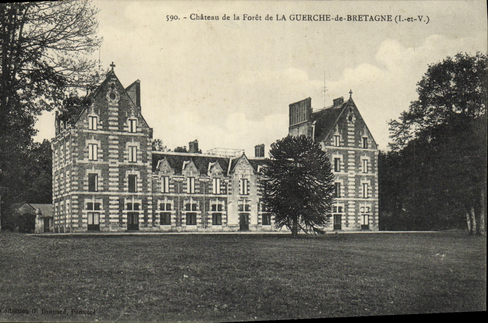 VINTAGE POSTCARD Castle of the Drill of Guerche of Brittany