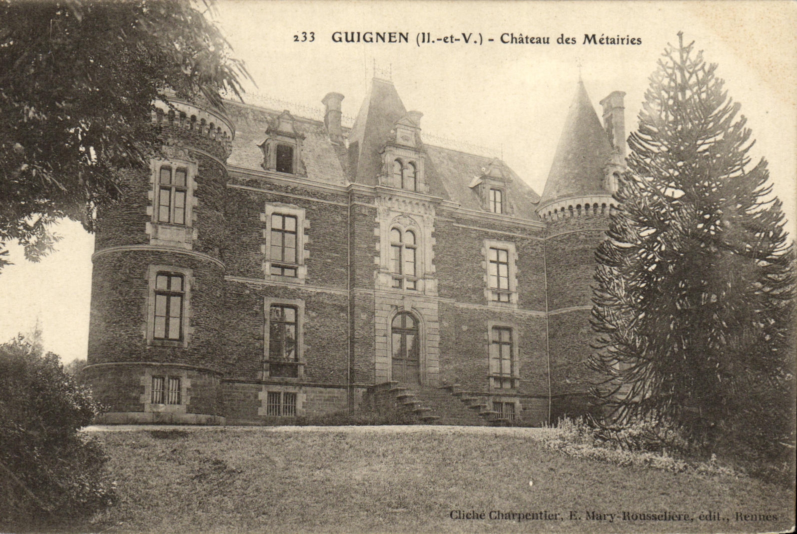 VINTAGE POSTCARD Guignen Castle of the Smallholdings