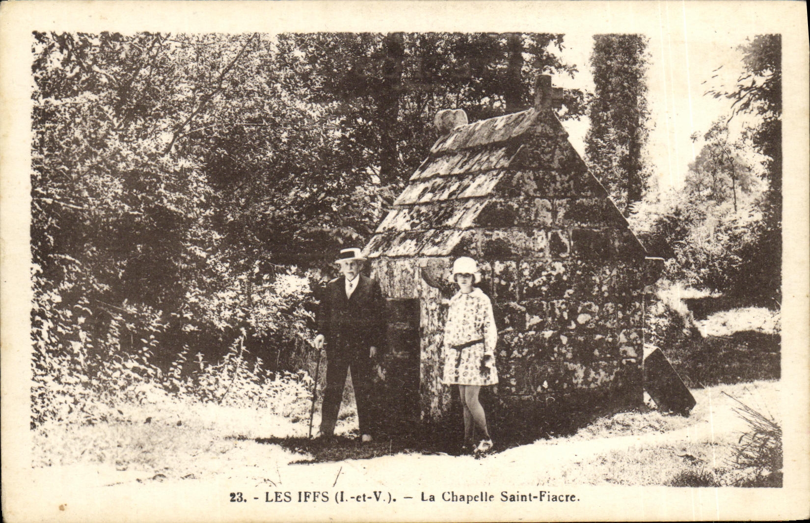 VINTAGE POSTCARD Iffs La Chapelle Holy Hackney carriage