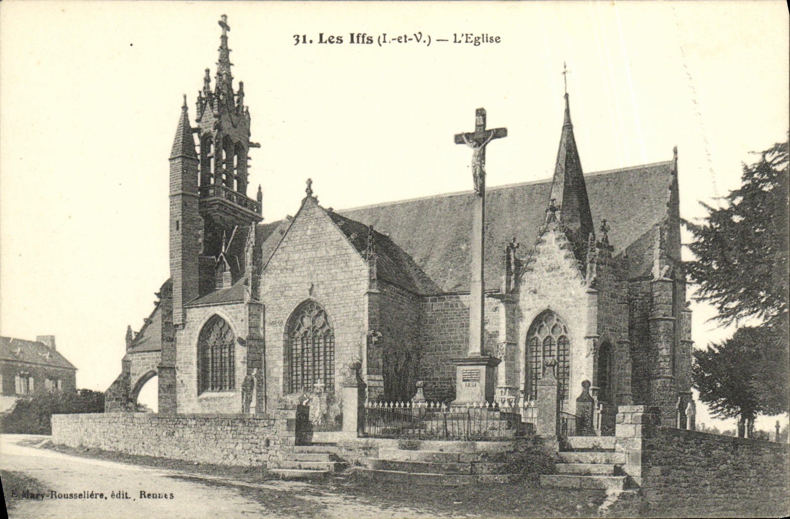 CPA Les Iffs L Eglise