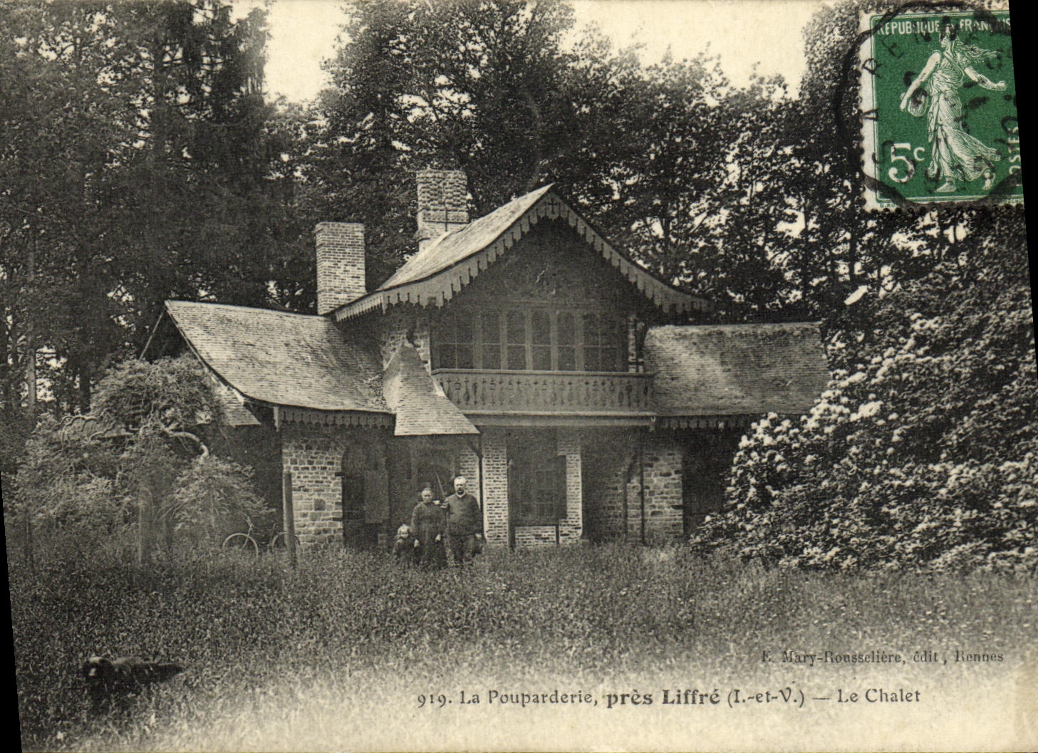 VINTAGE POSTCARD Pouparderie close Liffre the country cottage