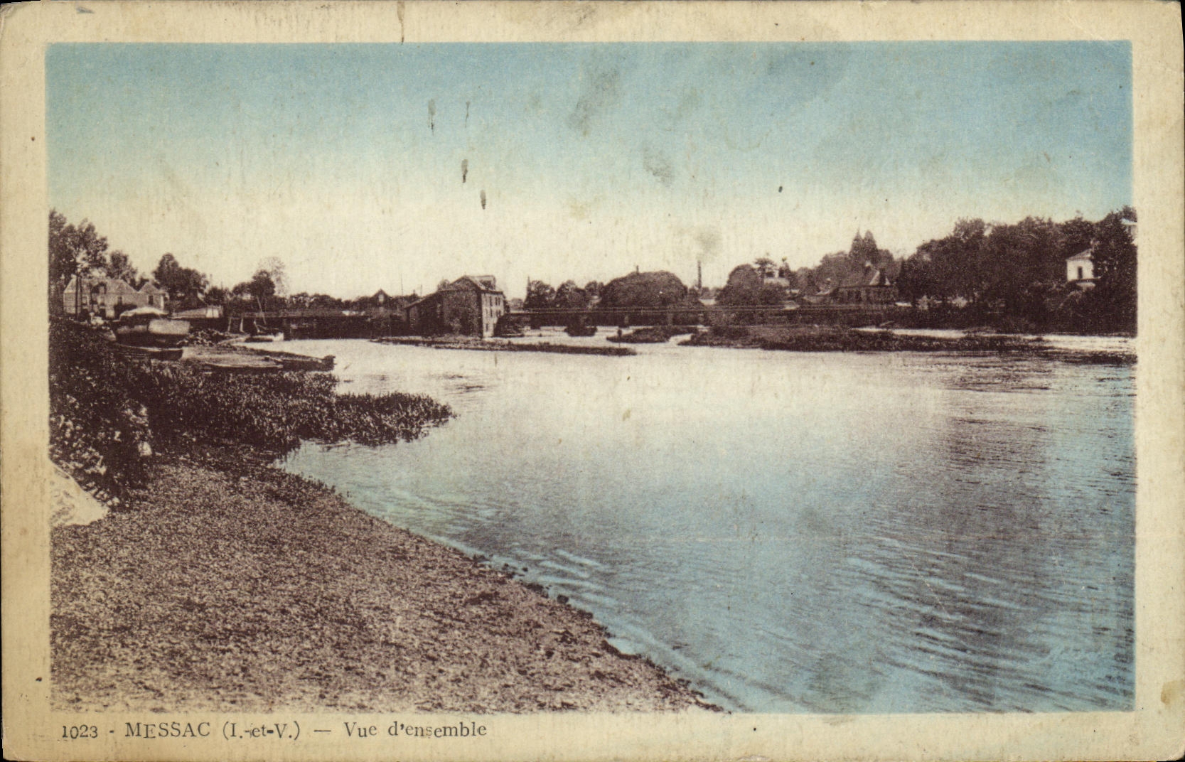 VINTAGE POSTCARD Messac Guipry Seen D Together