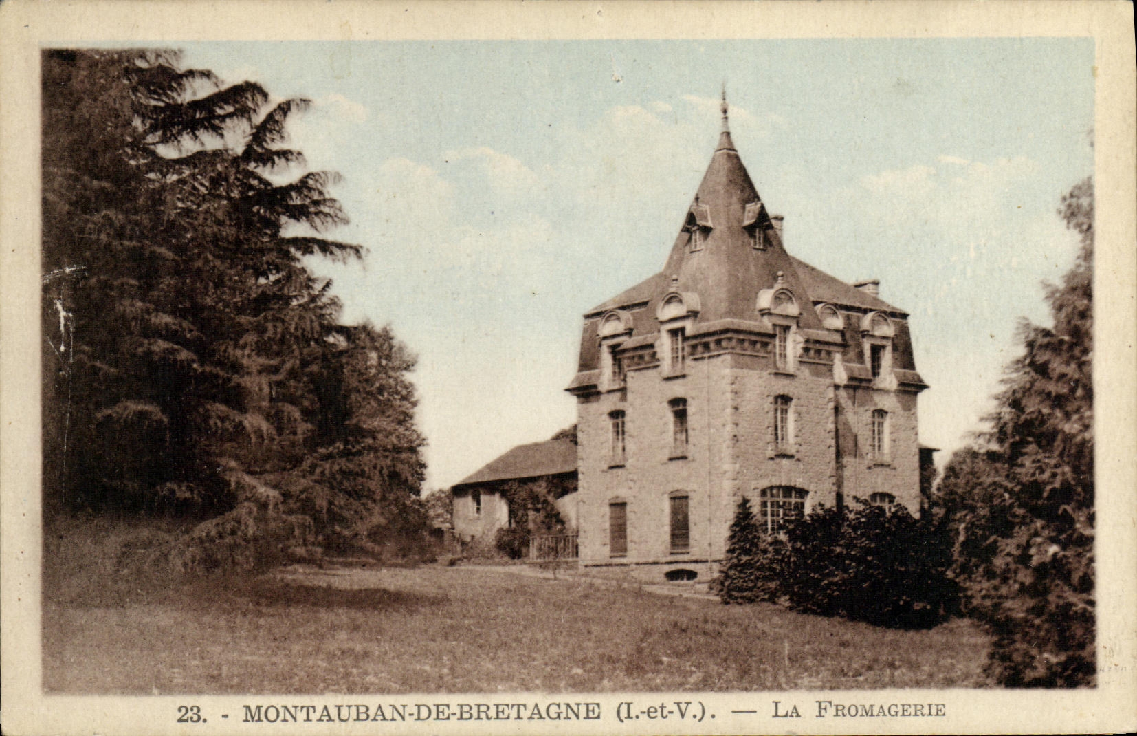 VINTAGE POSTCARD Montauban of Brittany L Church