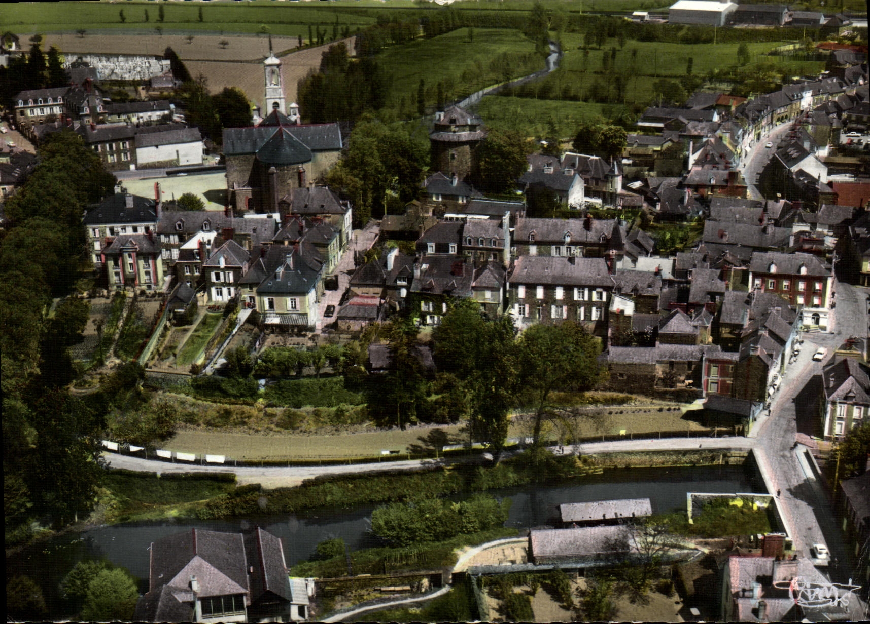 CPM La Bretagne Montfort Sur Meu Le Centre Vue aerienne