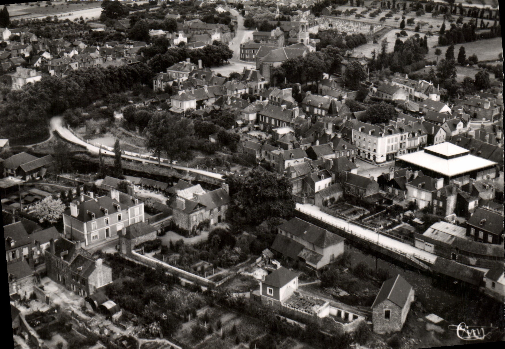 MODERN CARD Brittany Montfort On Meu View