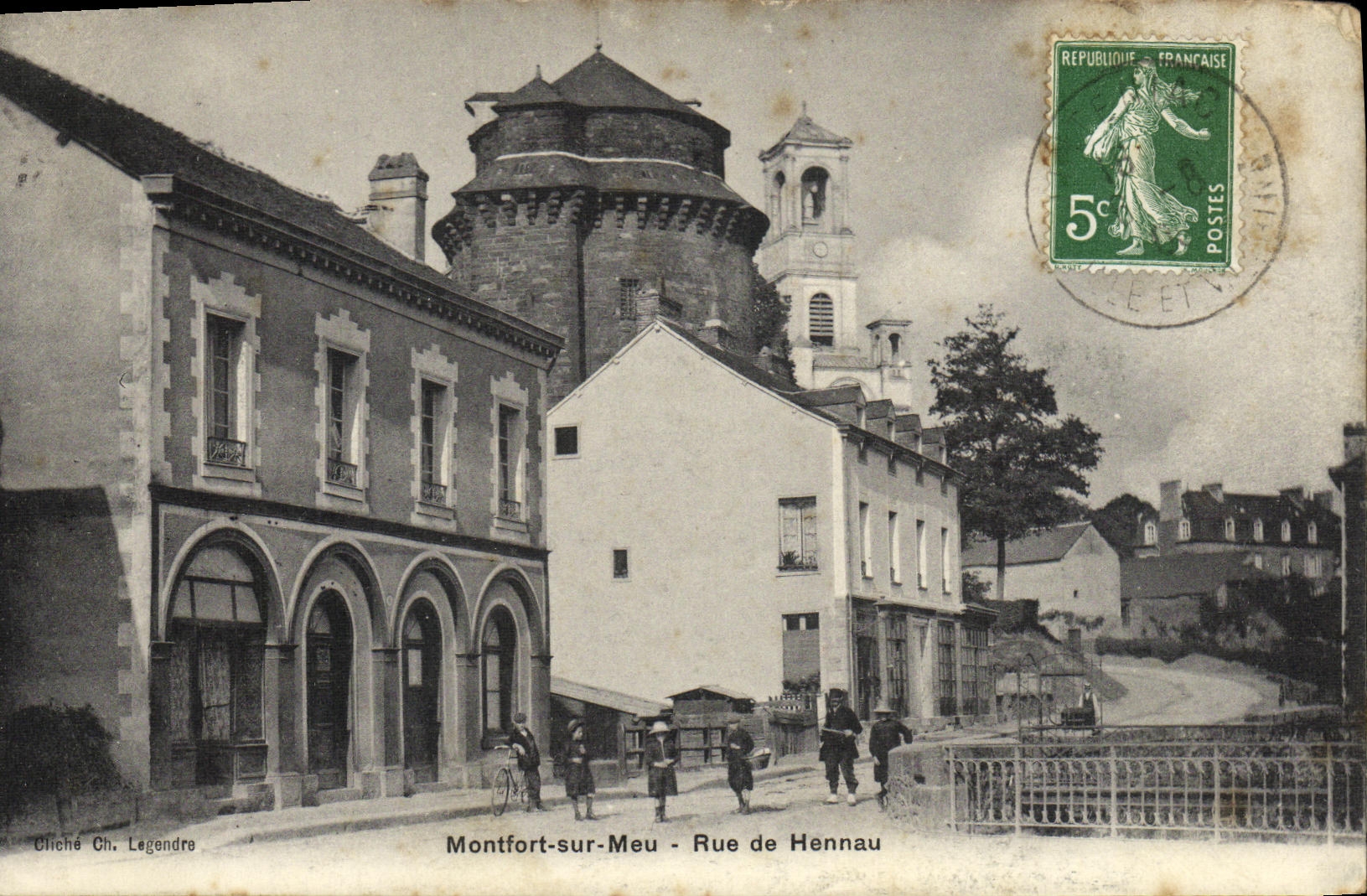 CPA La Bretagne Montfort Sur Meu Rue de Hennau Enfants