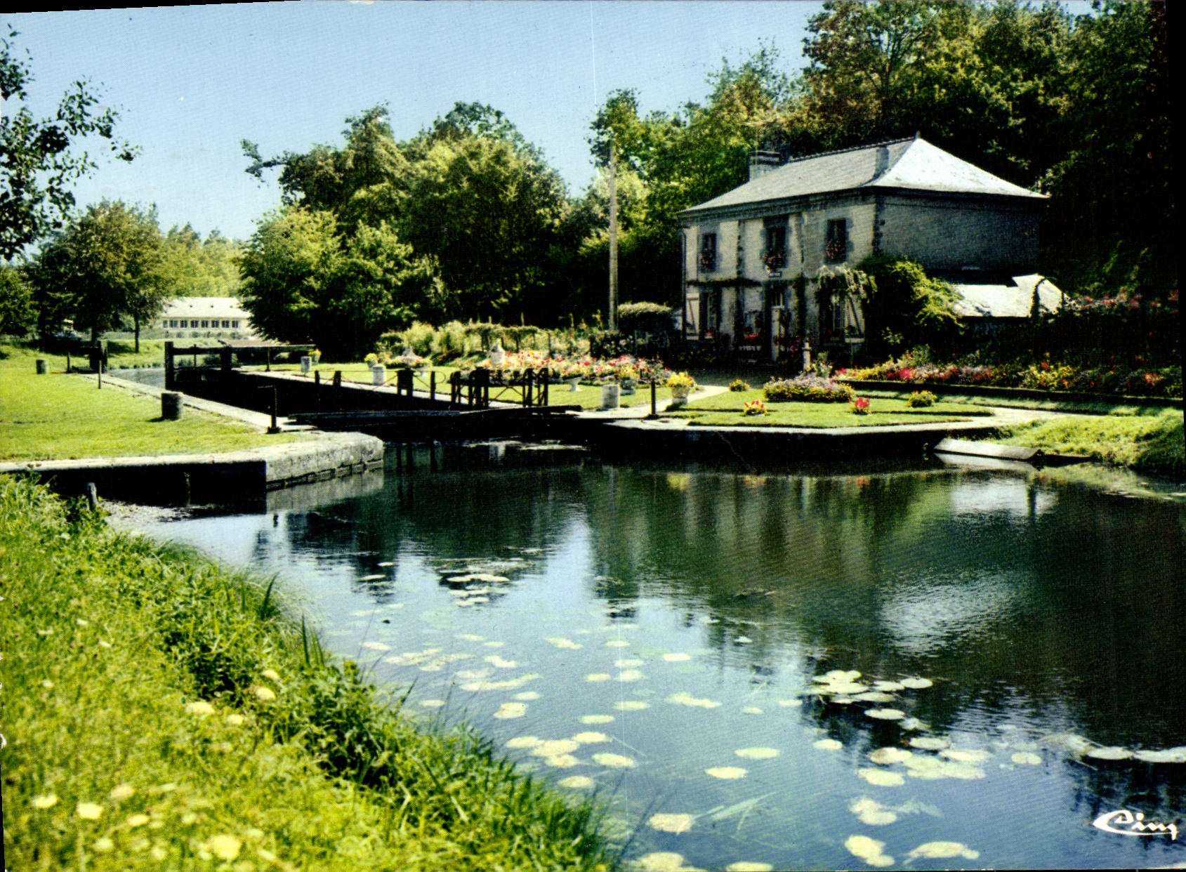 MODERN CARD Montreuil On Ille L Locks High Rock