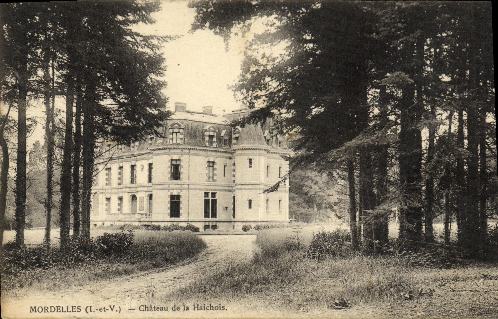 VINTAGE POSTCARD Mordelles Castle of Haichois