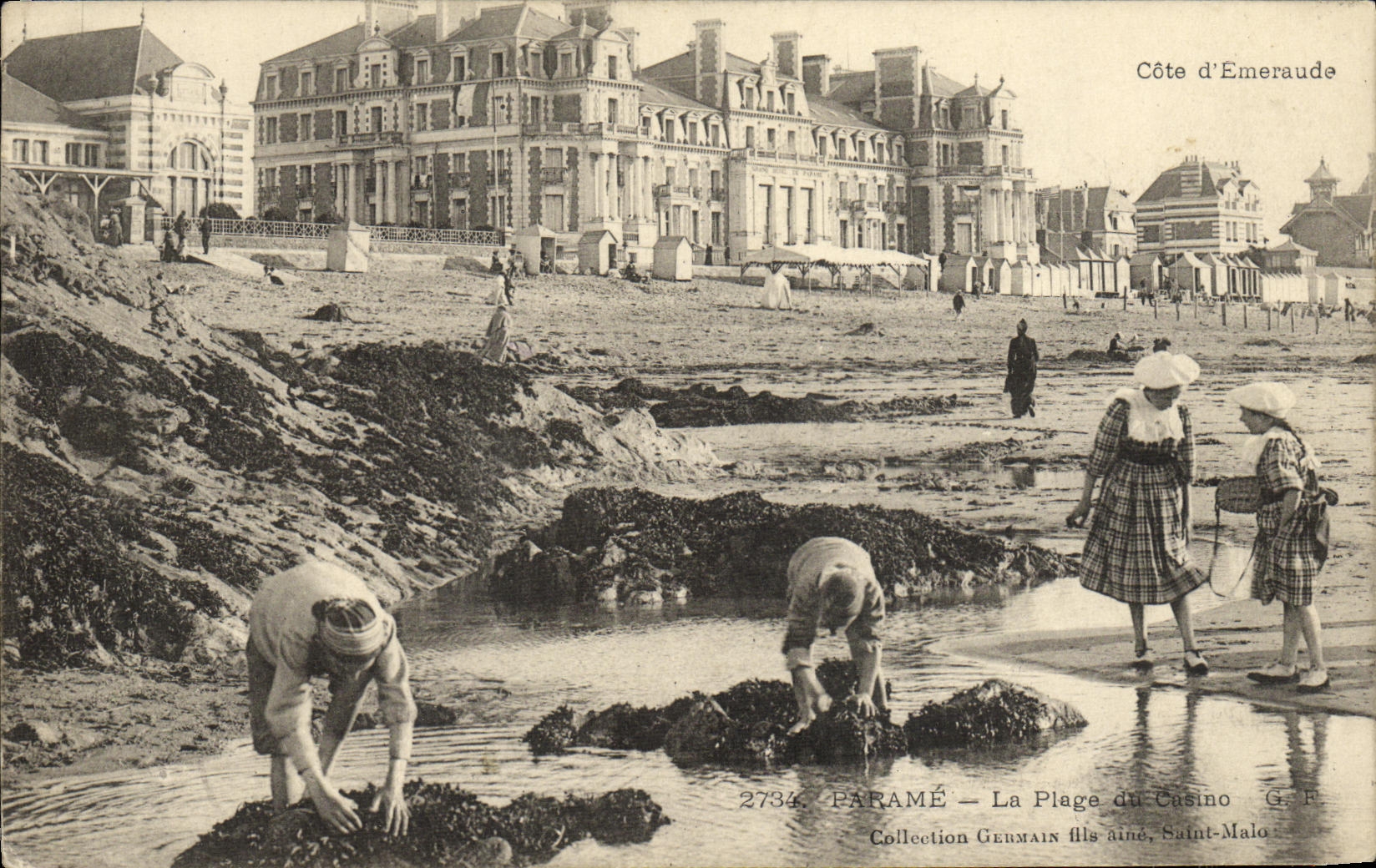CPA Parame Plage du casino Enfants