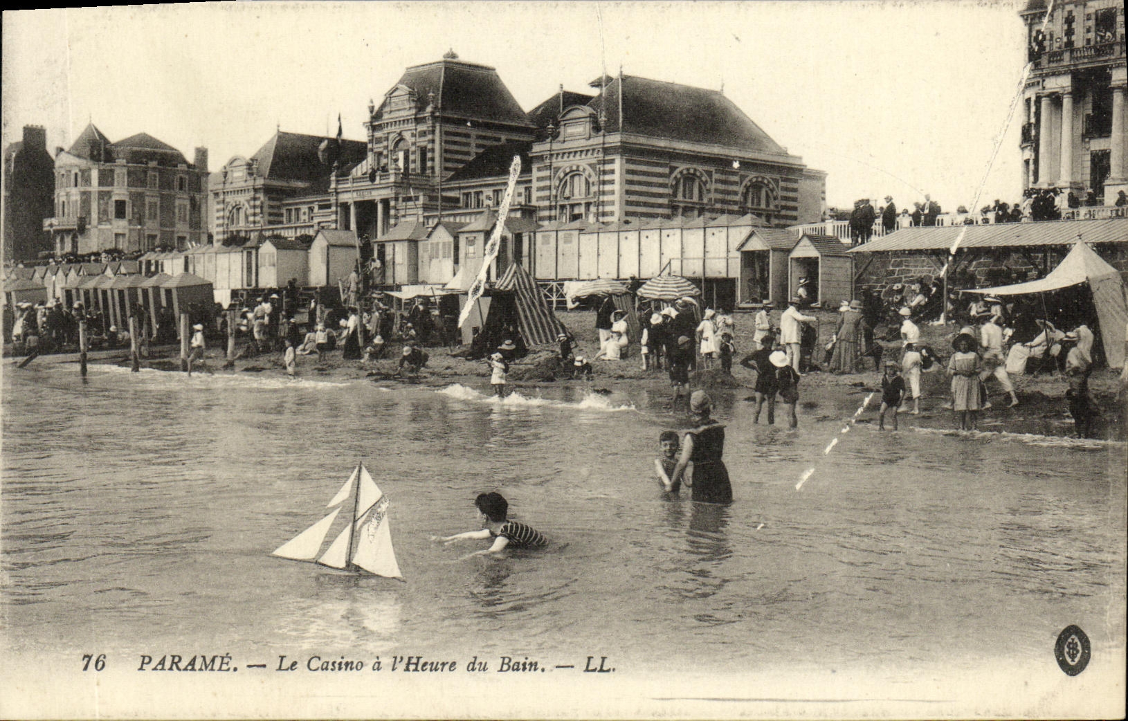 CPA Parame Le Casino a L Heure du Bain