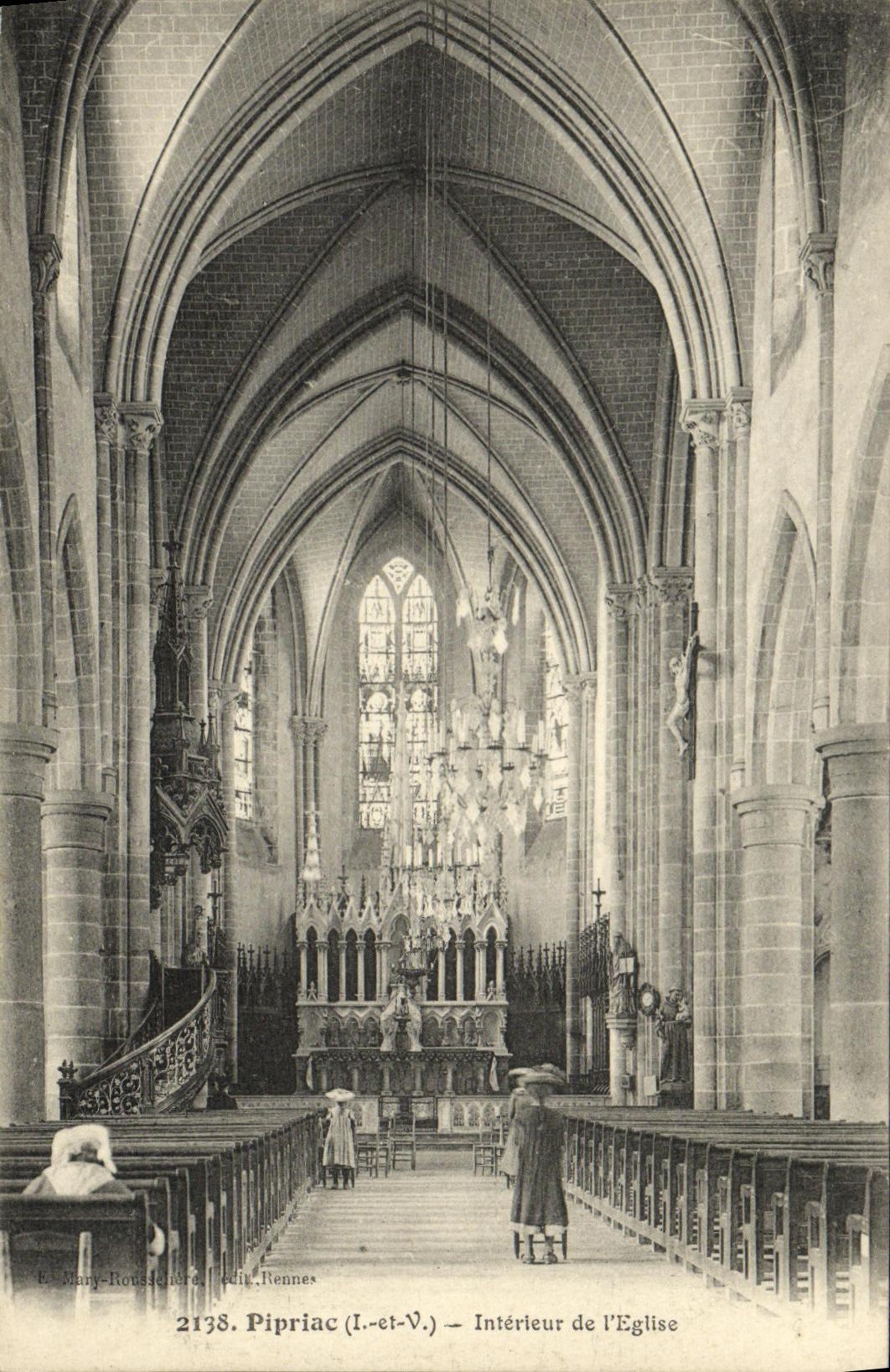 VINTAGE POSTCARD Interior Pipriac of L Church