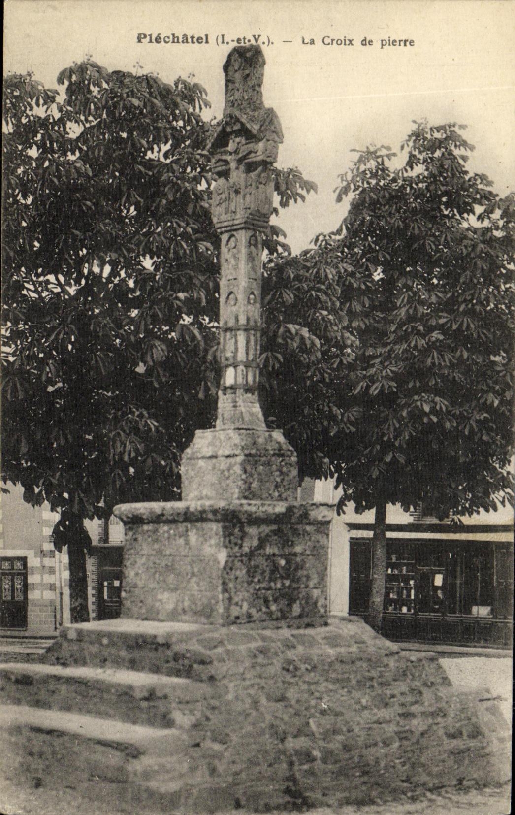 VINTAGE POSTCARD Plechatel the Cross of Pierre