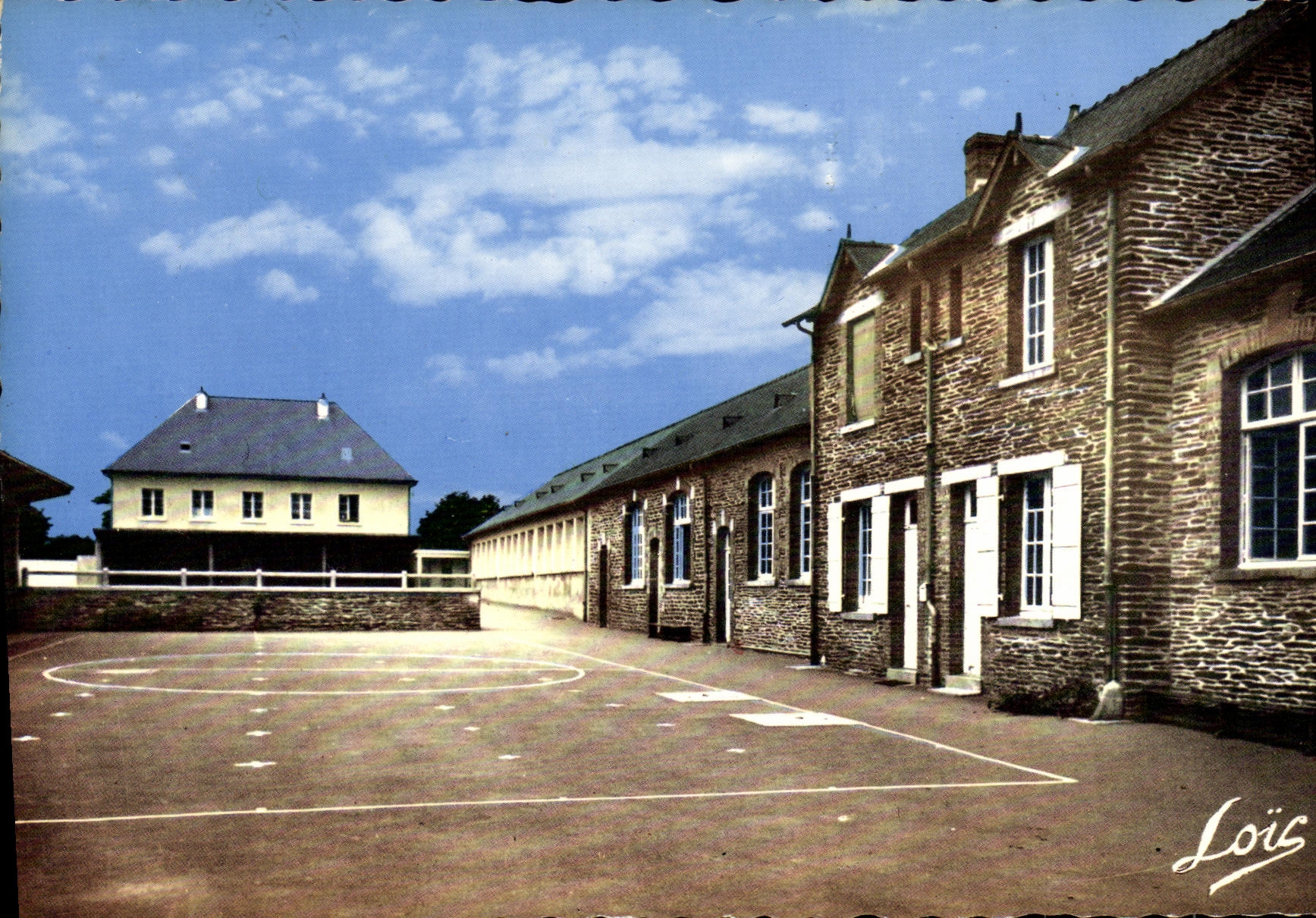 MODERN CARD Bridge Pean School complex
