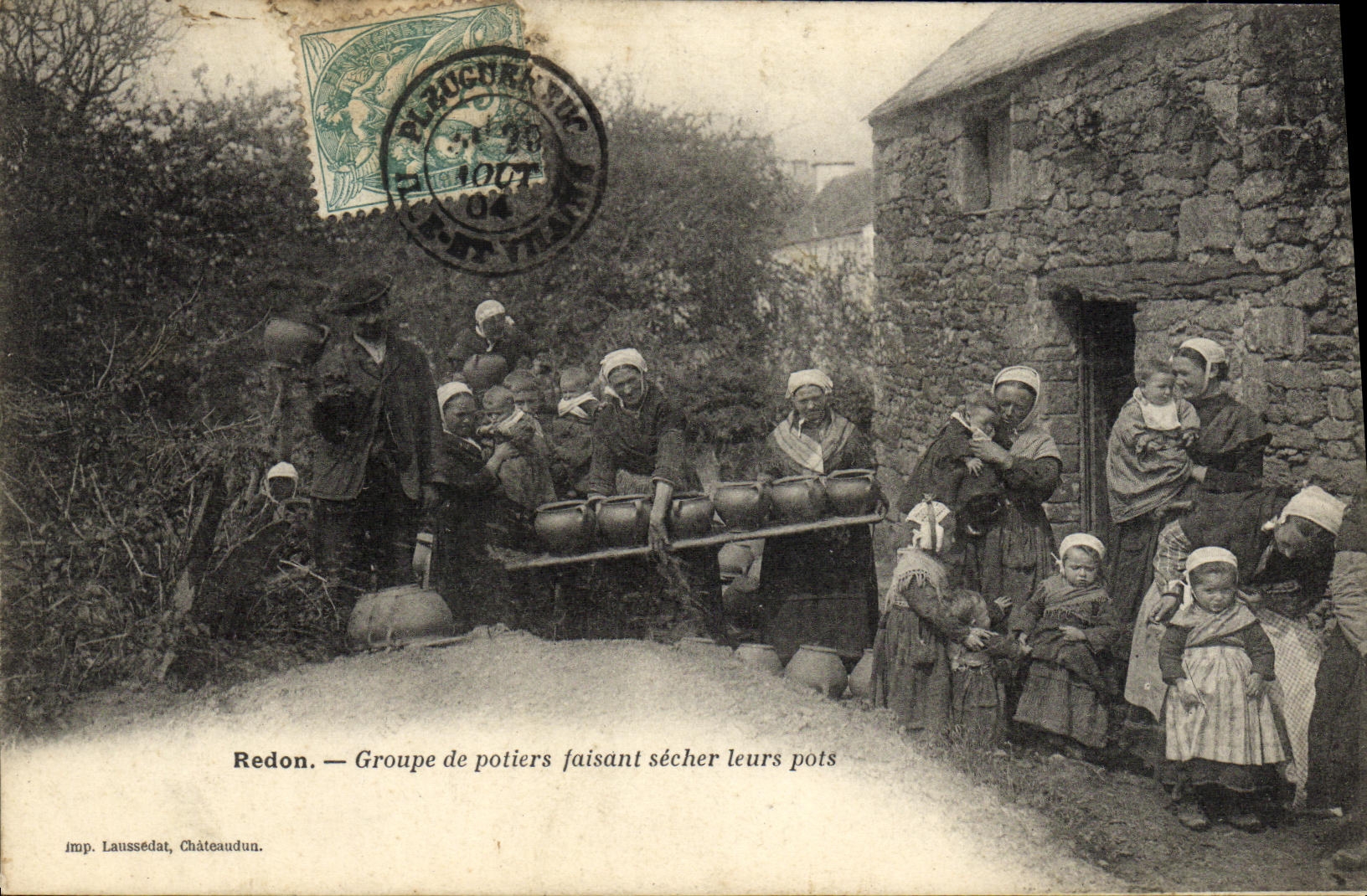 VINTAGE POSTCARD Redon Groups potters making dry their pots TOP