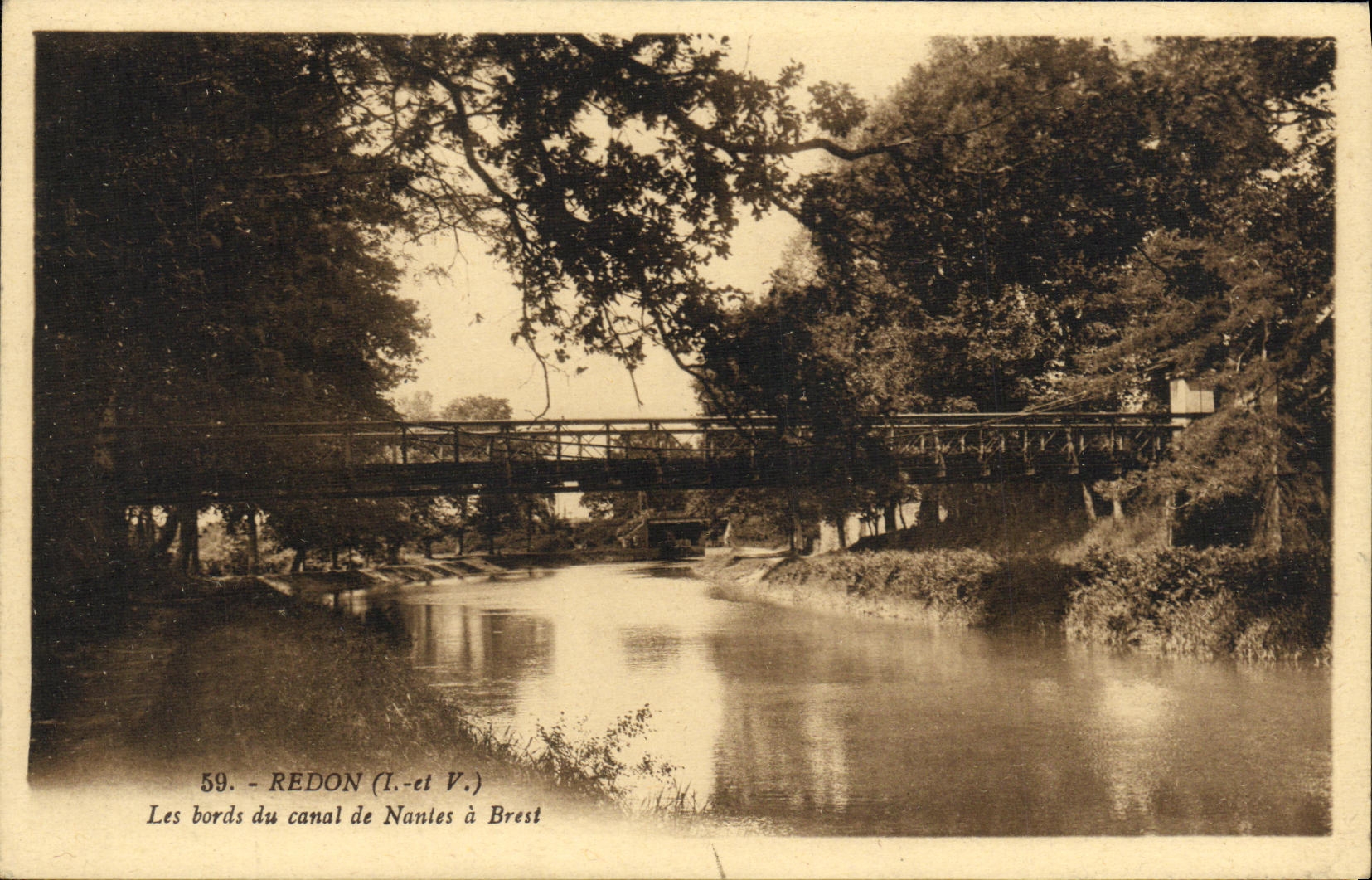 VINTAGE POSTCARD Redon the edges of the canal of Nantes has Brest