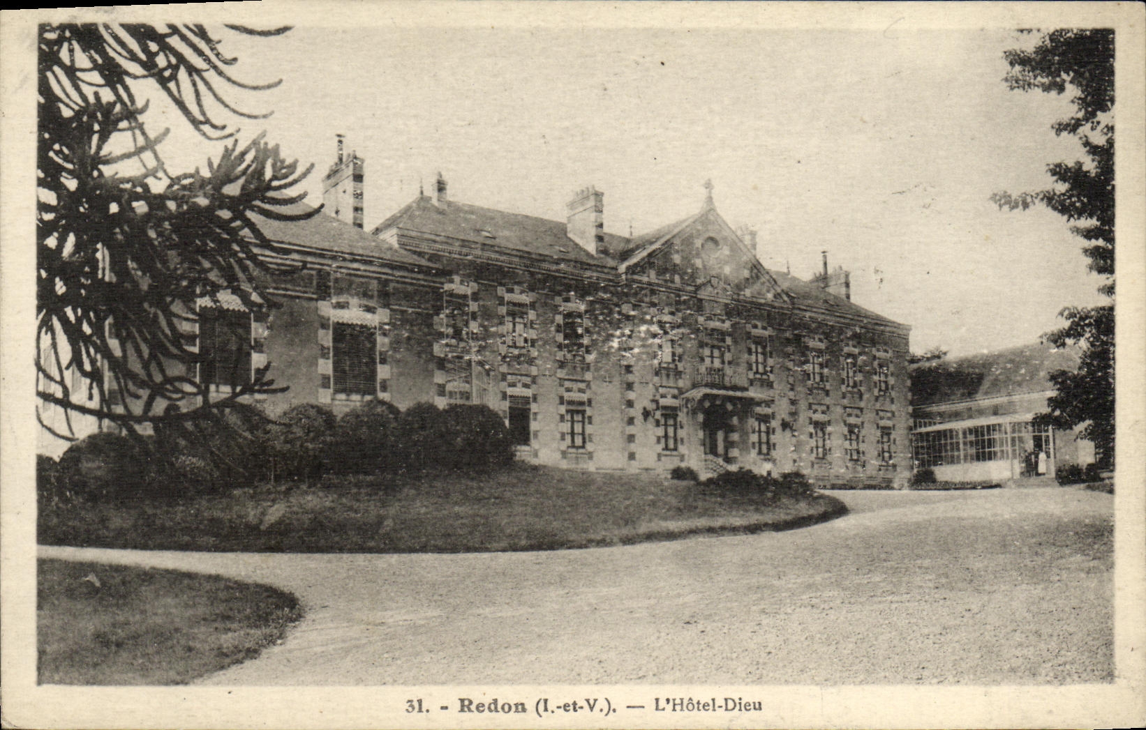 VINTAGE POSTCARD Redon L Hotel God