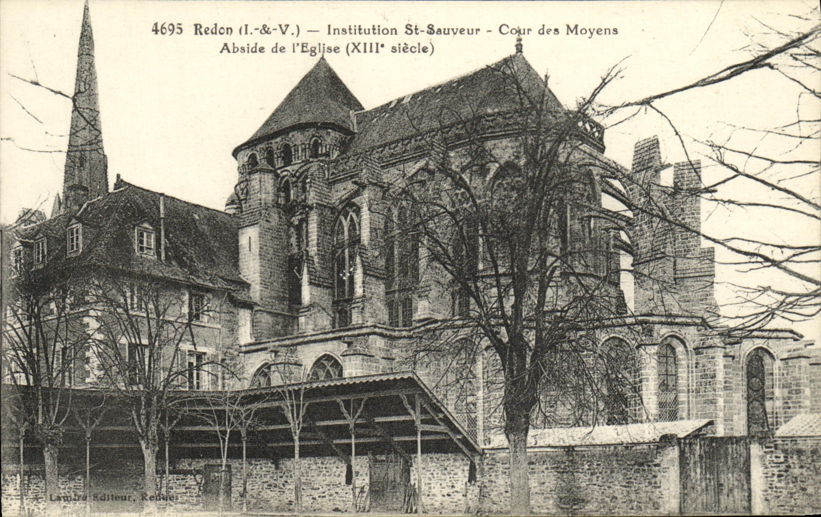 CPA Redon Institution St Sauveur Cour des Moyens Abside de l Eglise