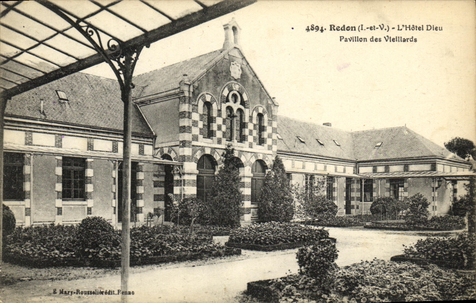 VINTAGE POSTCARD Redon L Hotel God House of the Old men