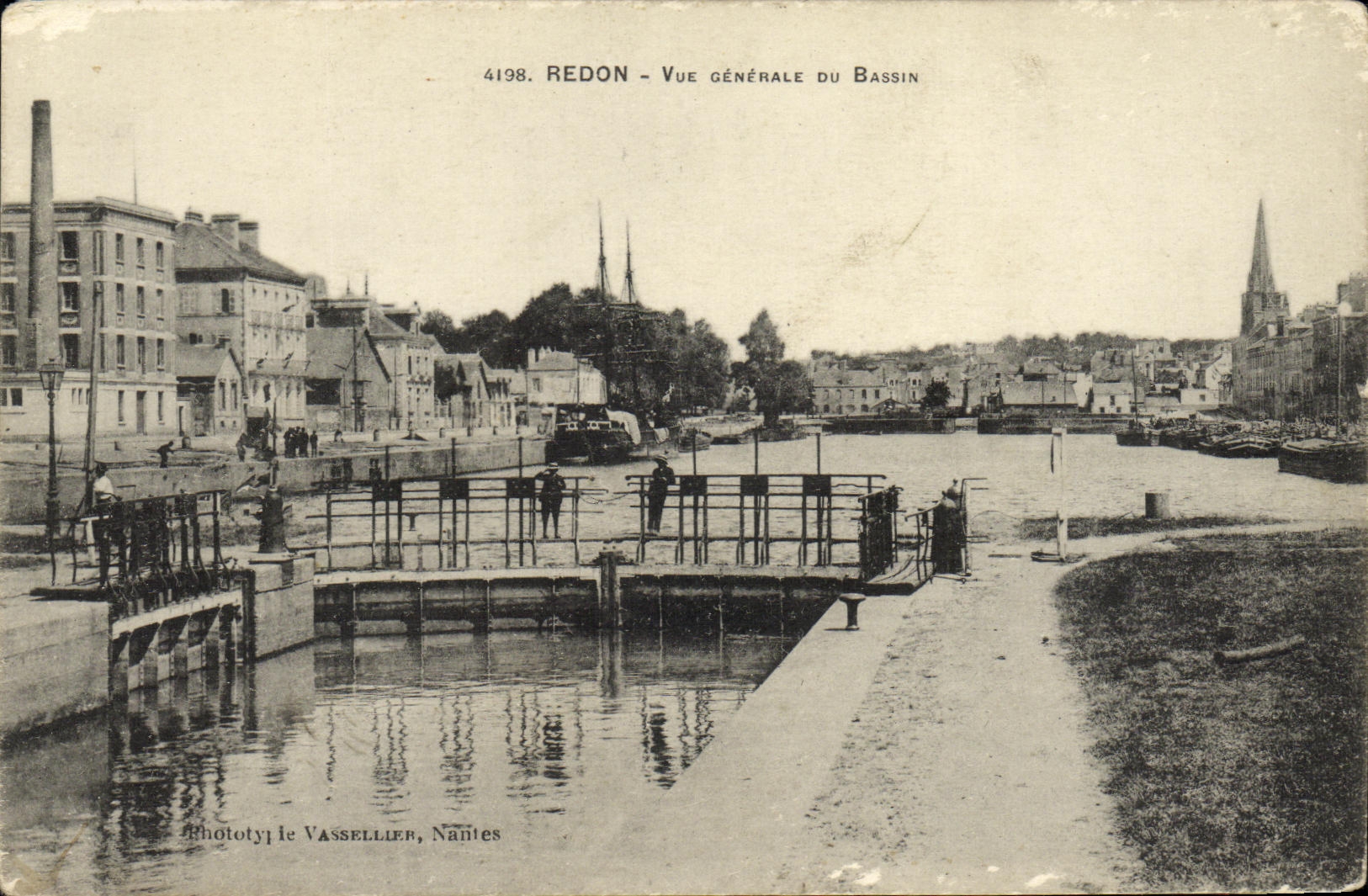 VINTAGE POSTCARD Redon View of the Basin Sailing Boat Locks