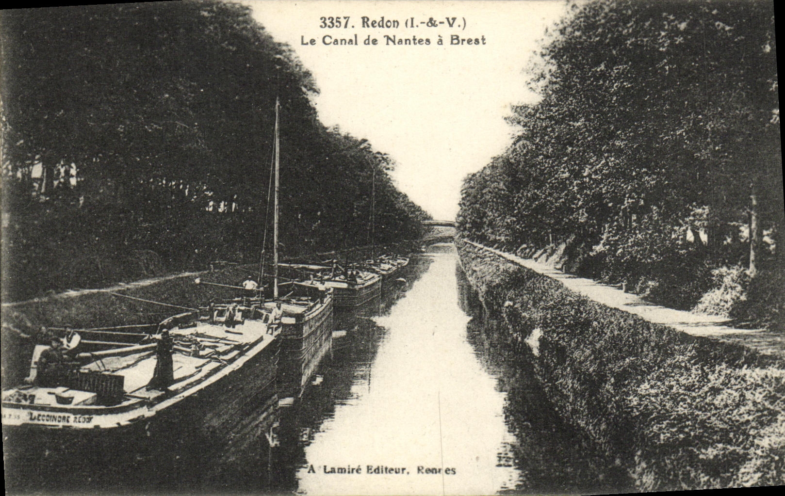 CPA Redon Le Canal de Nantes a Brest Bateaux peniches
