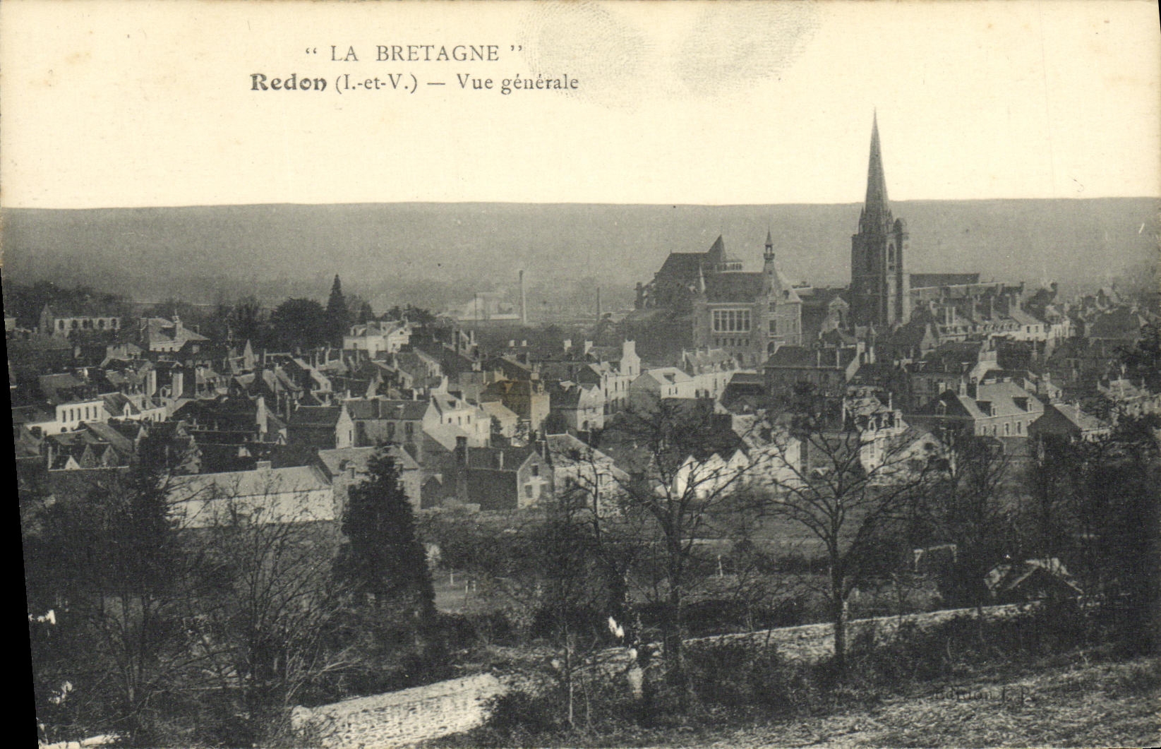 CPA Redon Vue generale