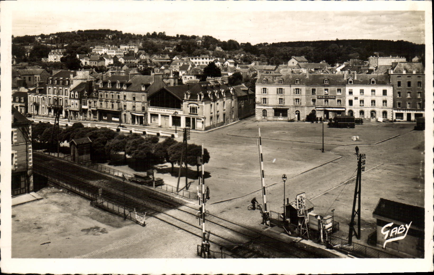 MODERN CARD Redon View on the Place of the Republic Train Crossing level