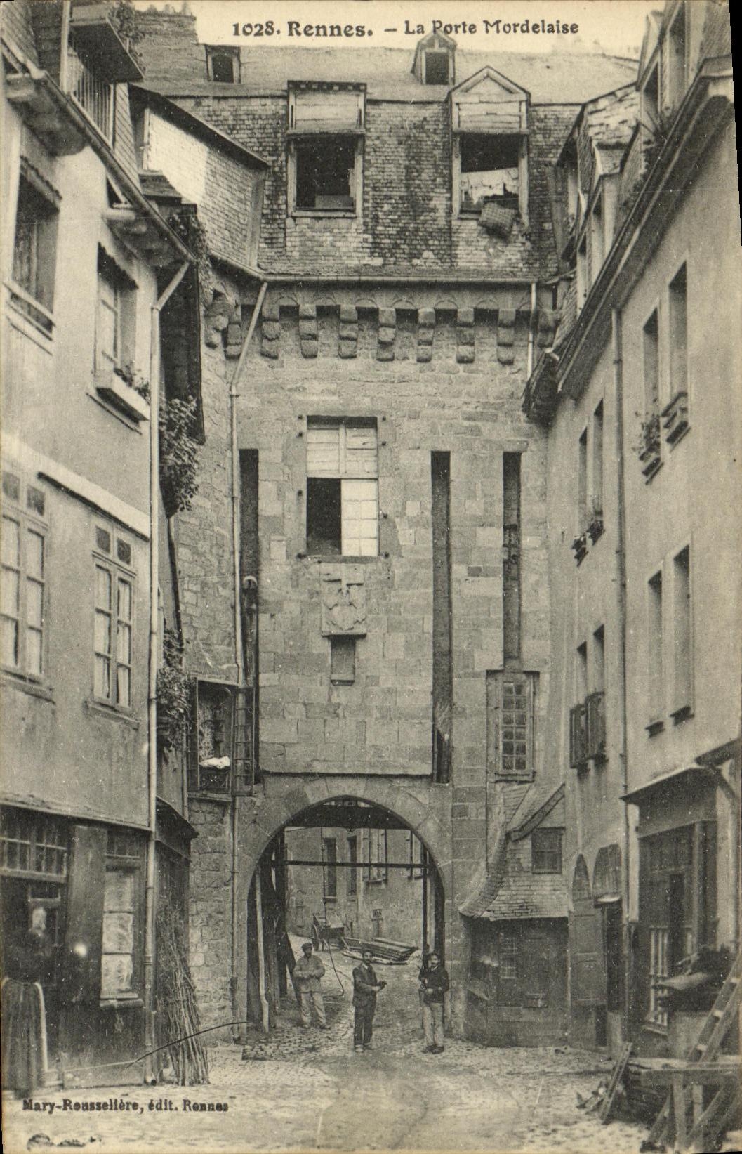 POSTAL Rennes de la VENDIMIA la puerta de Mordelaise