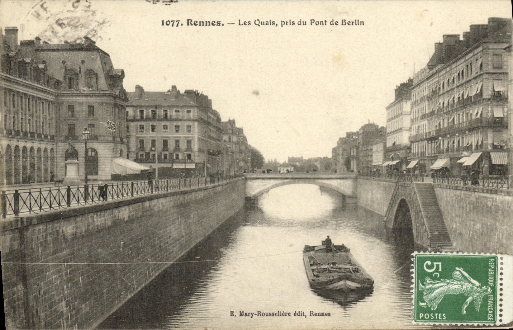 CPA Rennes Les Quais pris du Pont Berlin Peniche Bateau