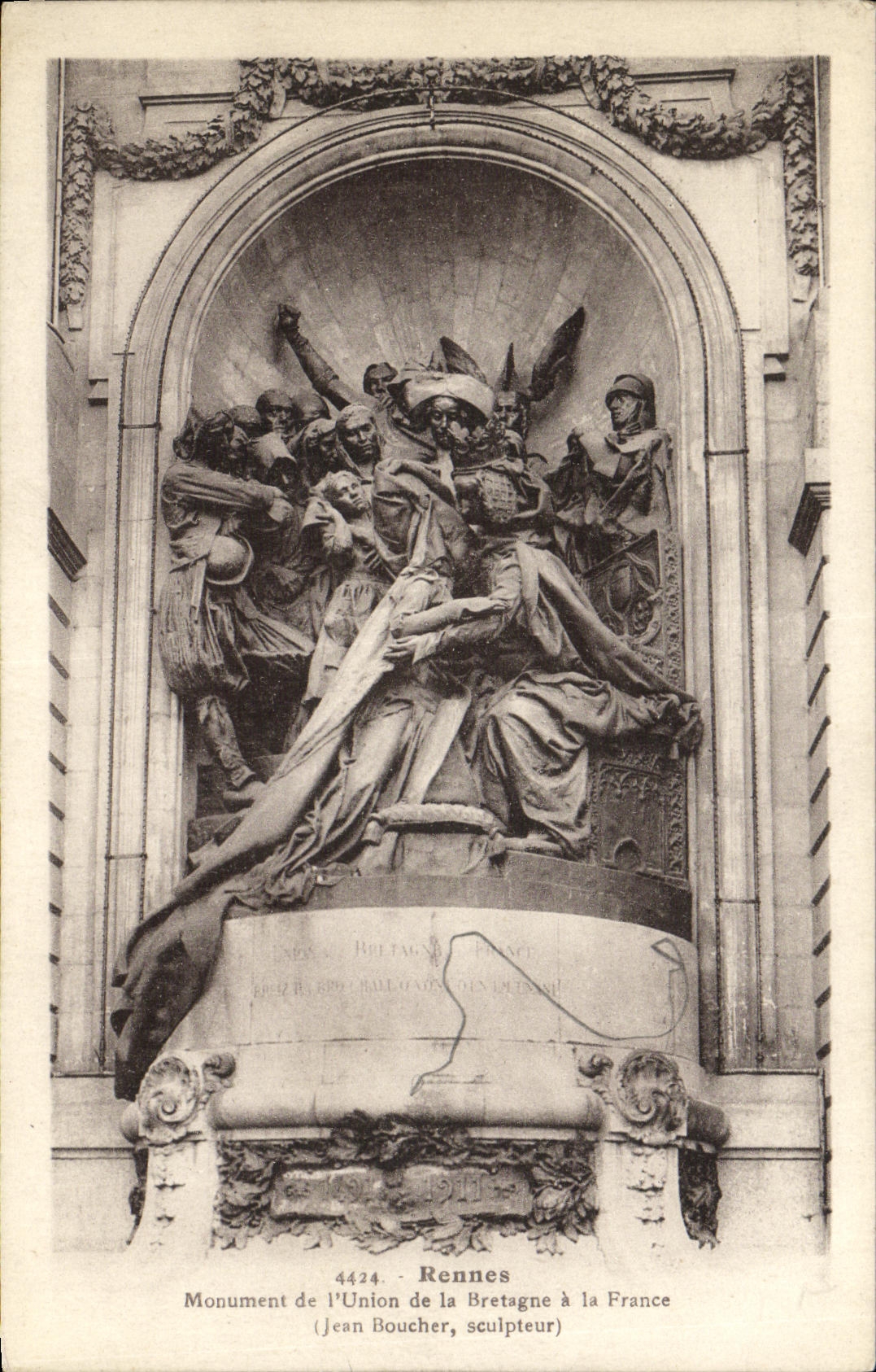 CPA Rennes Monument de l Union de la Bretagne a la France