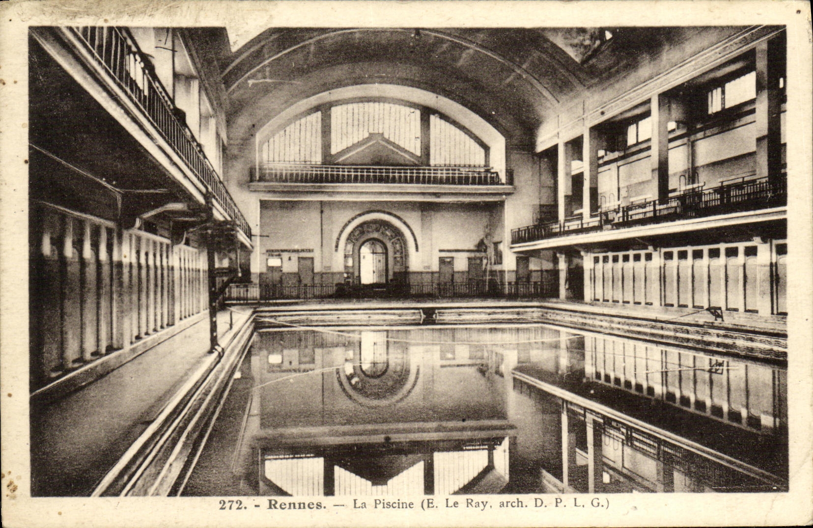 VINTAGE POSTCARD Rennes the Swimming pool