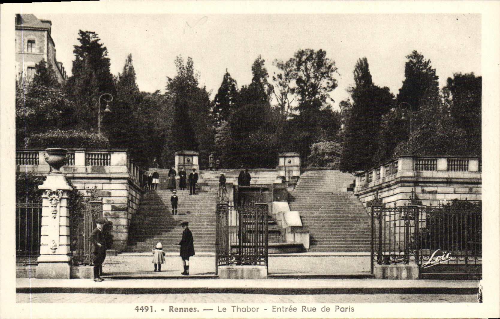 CPA Rennes Le Thabor Entree Rue de Paris