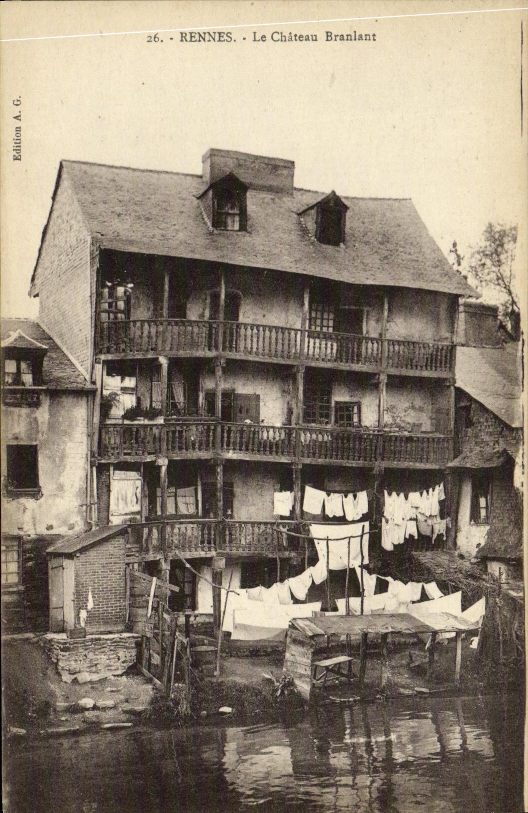 CPA Rennes Le Chateau Branlant
