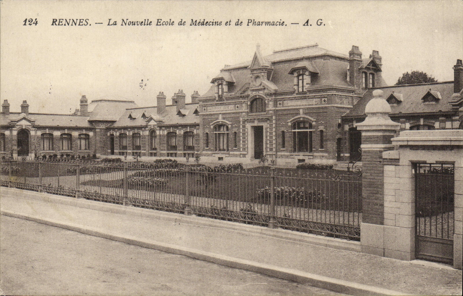 CPA Rennes La Nouvelle Ecole de Medecine et de Pharmacie