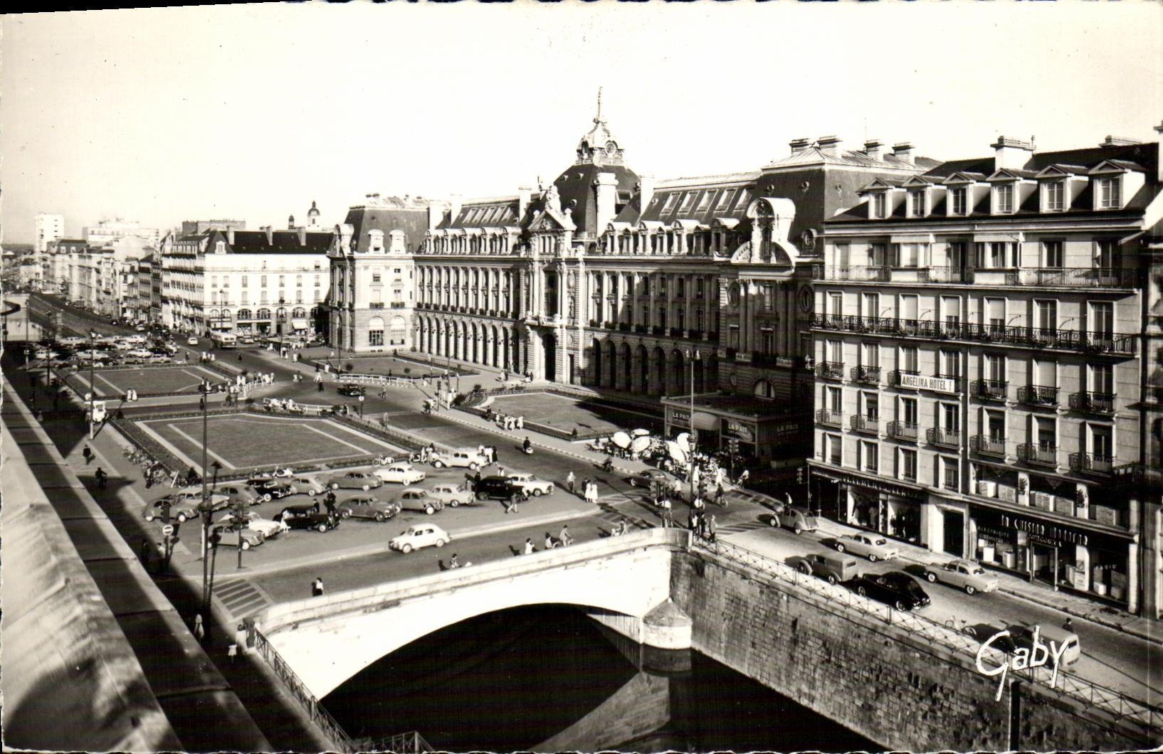 CPM Rennes Le Palais du Commerce