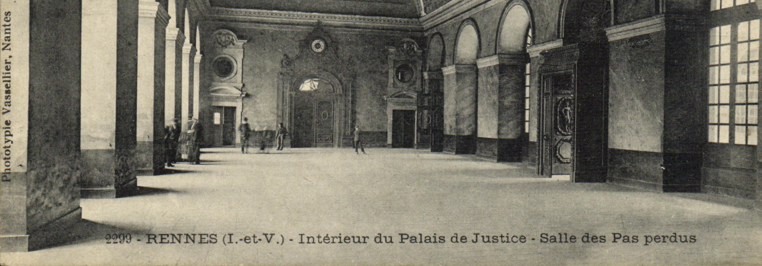 CPA Rennes Interieur du Palais de Justice Salle des Pas perdus