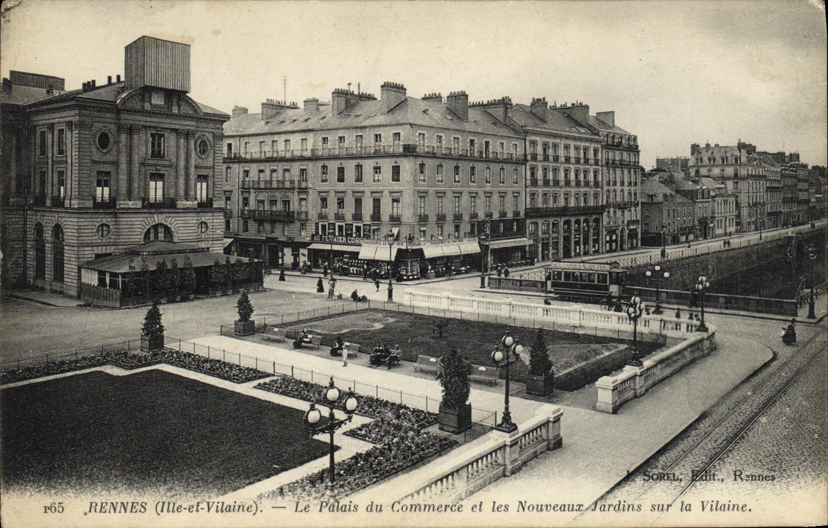 CPA Rennes Le Palais du Commerce et les Nouveaux Jardins sur la Vilaine